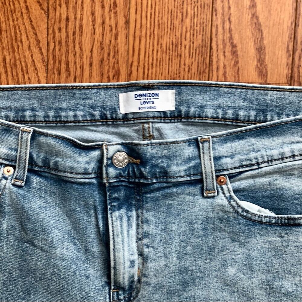 Denizen Levi's Light Mid-Rise Cropped Boyfriend Light Blue Jeans Women’s Size 33 - Picture 4 of 11